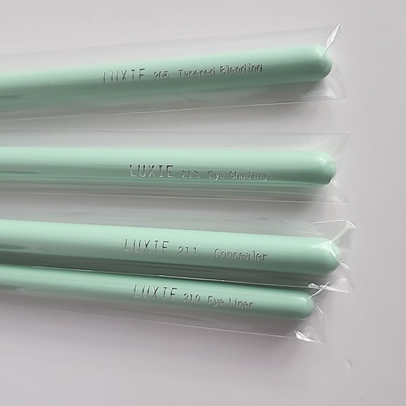 LUXIE FLORALS BRUSH SET - 5 Piece Set - Picture 5 of 12